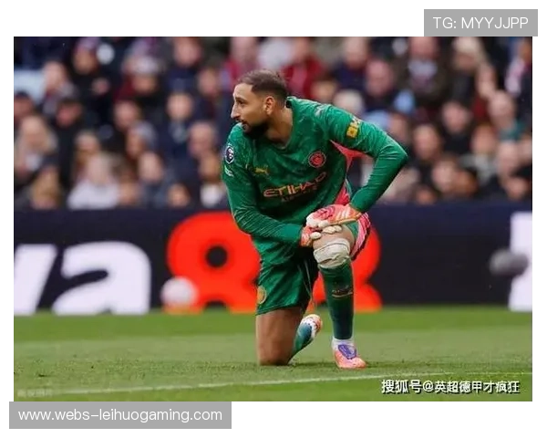 纽卡对曼城一役，巴恩斯推开多纳鲁马动作未判犯规引争议