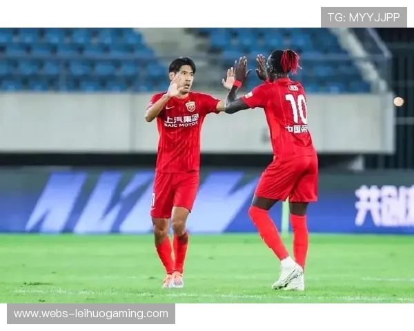 大连英博热身赛1-0小胜津门虎，新援张华晨任意球破门